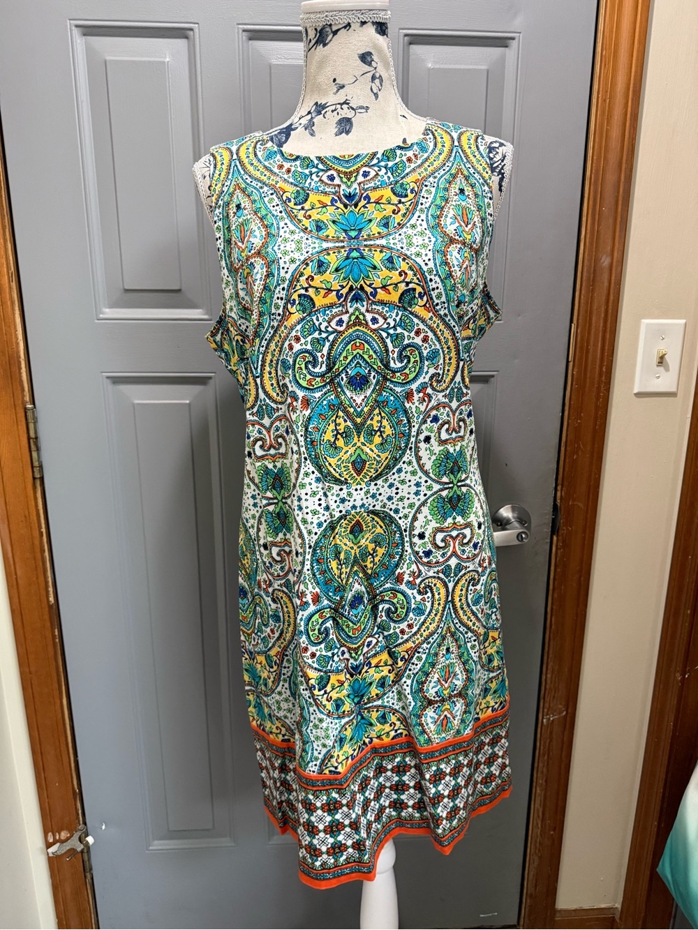 Sleeveless Shift Dress in Green and Yellow -London Times-retro 70’s paisley